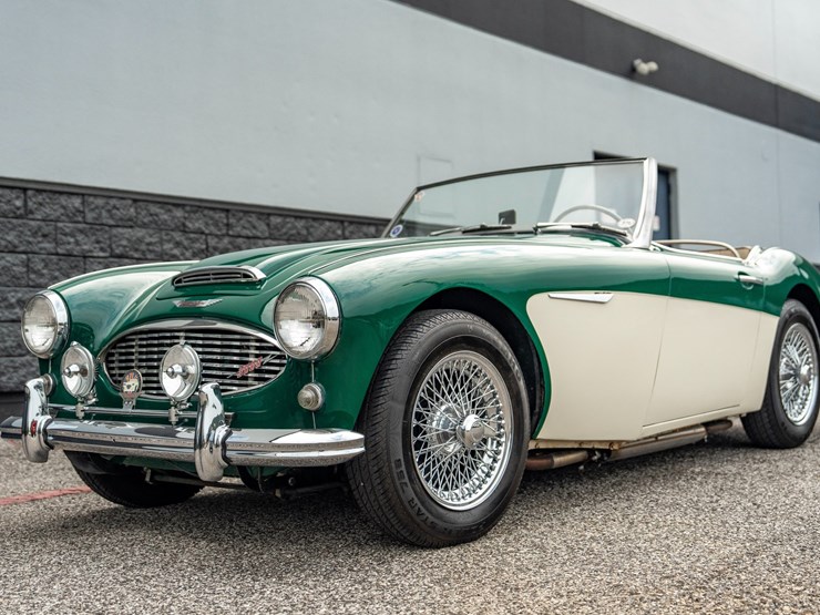 #108-•-offered-at-no-reserve-|-1961-austin-healey-3000-mark-i-image-1