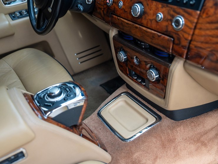 #110-•-2014-rolls-royce-phantom-sedan-image-73