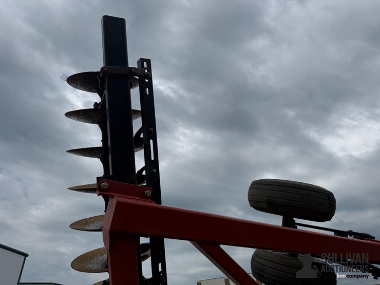 2010-case-ih-340-image-14