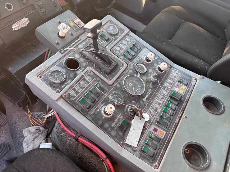 2004-sterling-sc8000-image-11