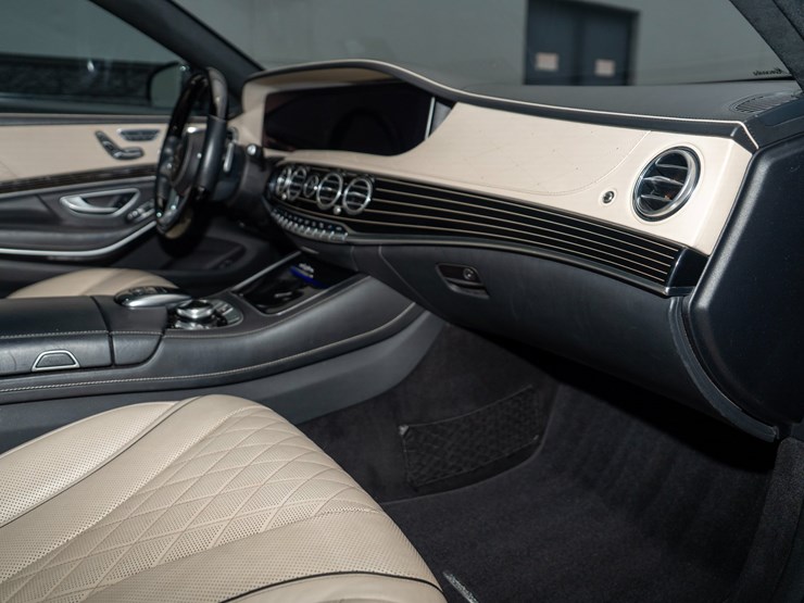 #103-•-2020-mercedes-benz-s560-sedan-image-53
