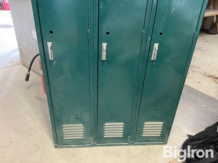 3-connected-lockers-image-10