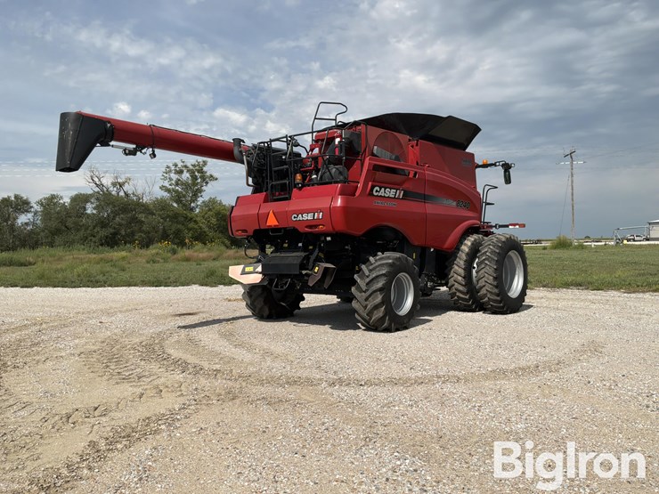2016-case-ih-8240-image-5
