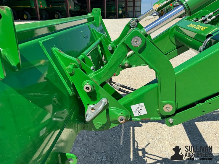 2021-john-deere-6110r-image-11