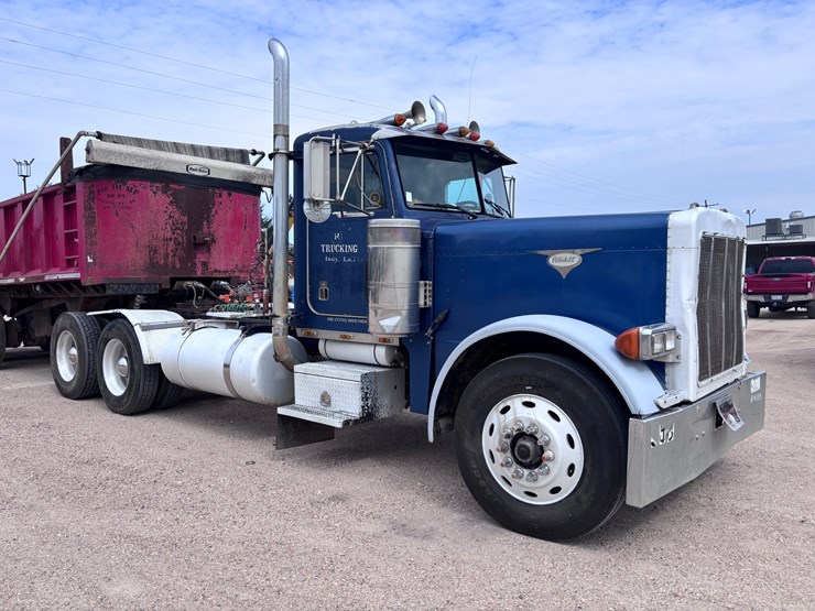 1997-peterbilt-379-image-2