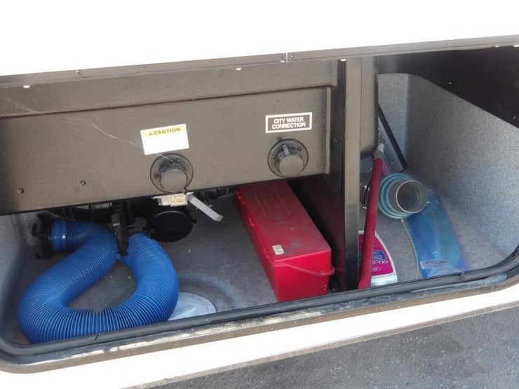 2021-ford-e450-image-31
