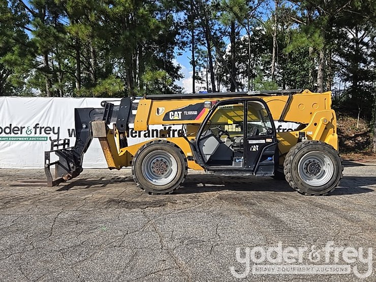 2017-caterpillar-tl1055d-image-2