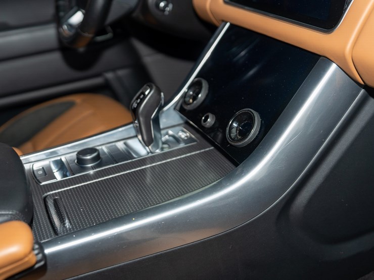 2022-land-rover-range-rover-image-52