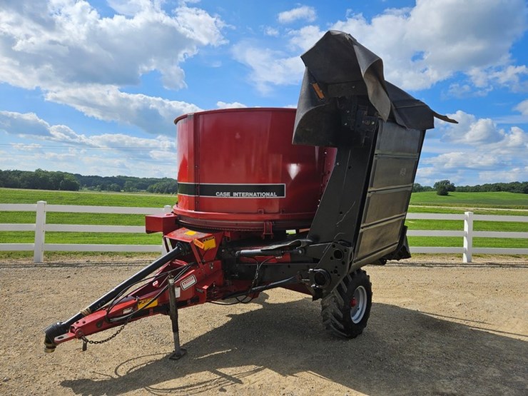 case-ih-8610-image-1