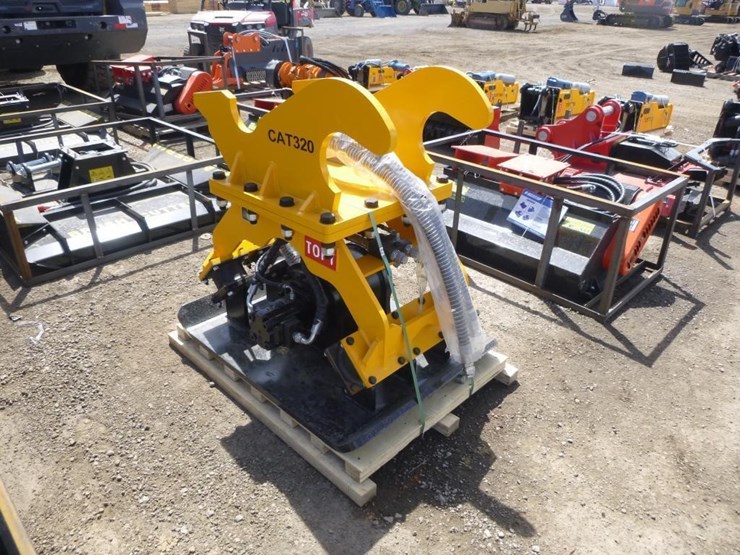 caterpillar-320-image-3