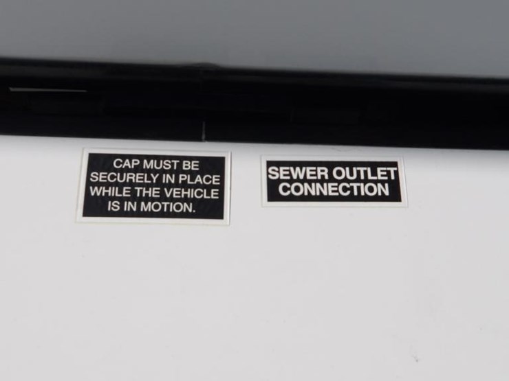2021-ford-e450-image-30