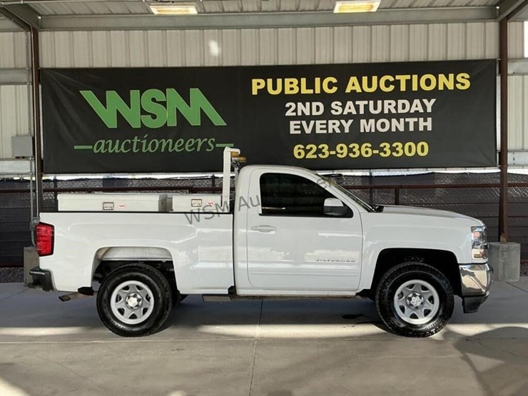 2018-chevrolet-silverado-1500-image-1