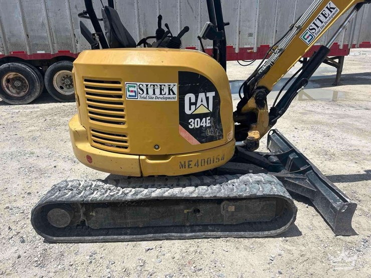 2015-caterpillar-304e2-mini-excavator-image-14