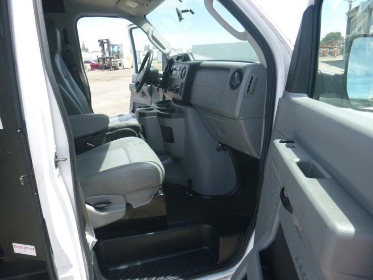 2011-ford-cargo-image-6