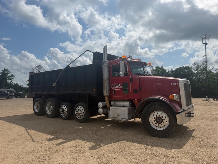 2008-peterbilt-365-image-2