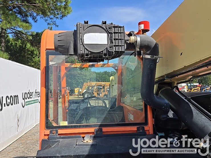 2015-jlg-g6-42a-image-34