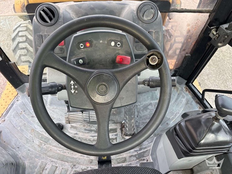 2013-caterpillar-430f-image-18