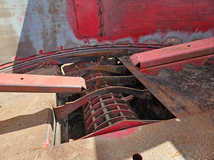 case-ih-8610-image-23