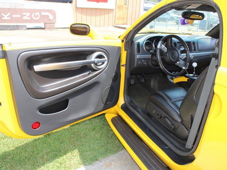 #135-•-offered-at-no-reserve-|-2005-chevrolet-ssr-image-17