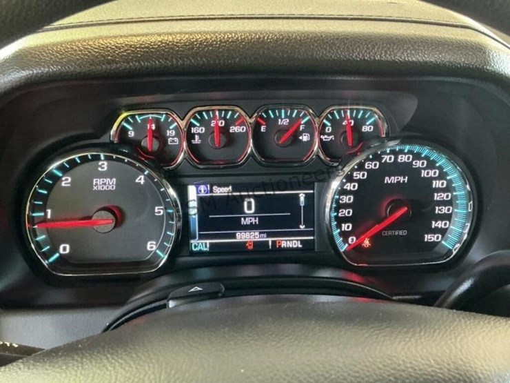 2019-chevrolet-tahoe-image-17
