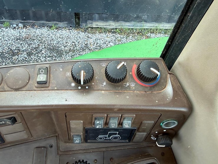 john-deere-6320-image-28