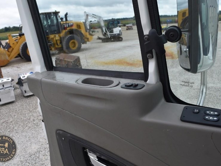 2014-international-prostar-image-79