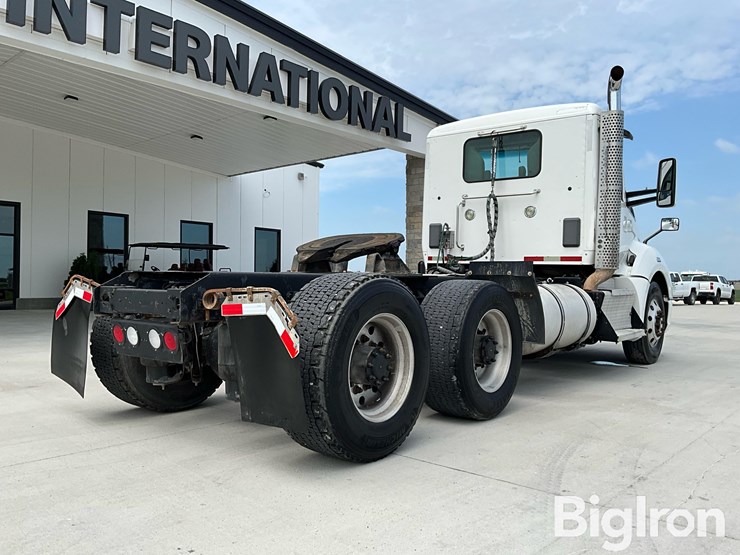 2015-kenworth-t680-image-5