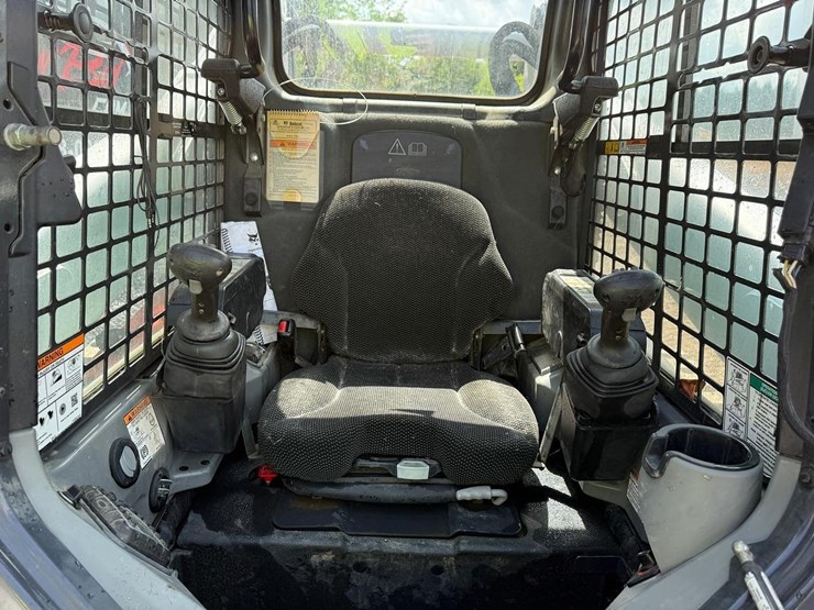 2022-bobcat-t770-image-18