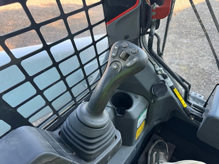 2021-bobcat-s66-image-23