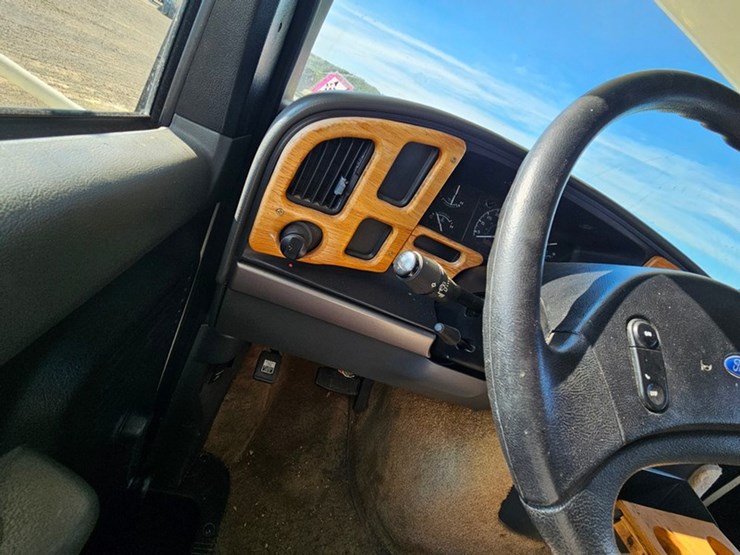 1994-ford-e350-image-24