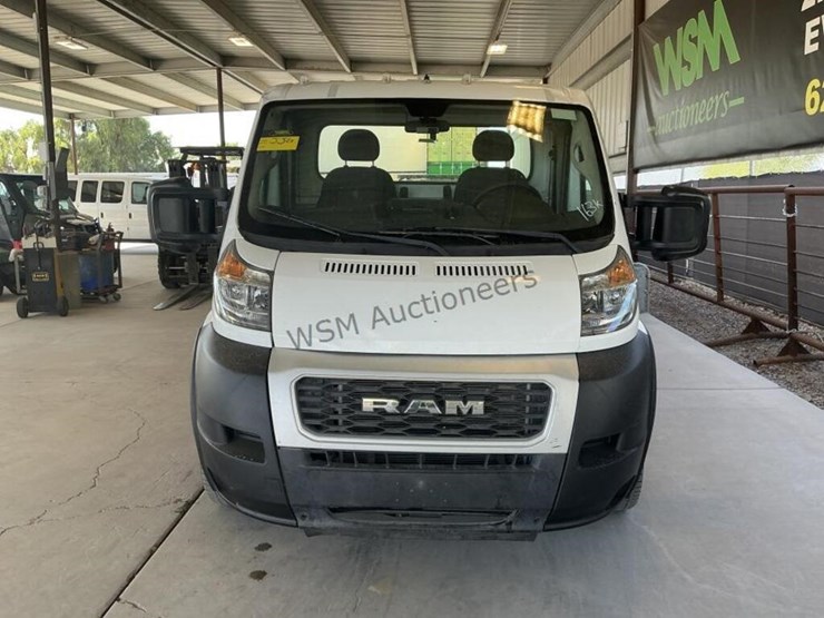 2019-dodge-3500-image-3