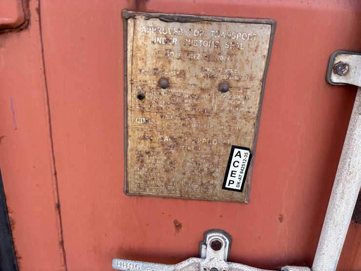 #1252-•-40ft-shipping-container-image-6