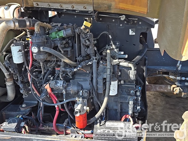 2015-jlg-g6-42a-image-31