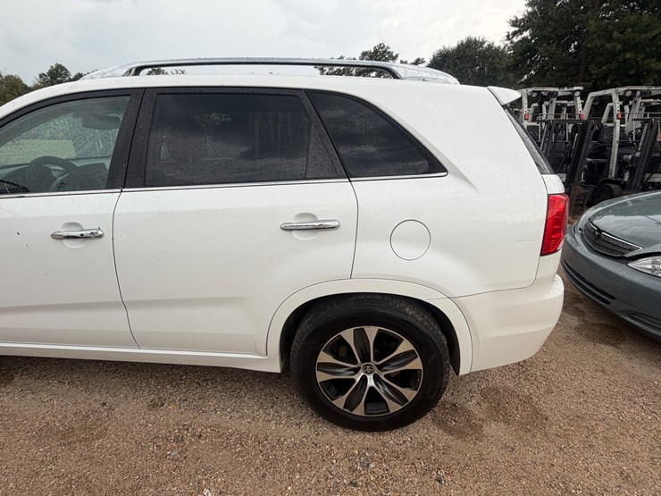 2011-kia-sorento-image-12