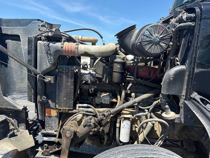 1999-peterbilt-385-image-7