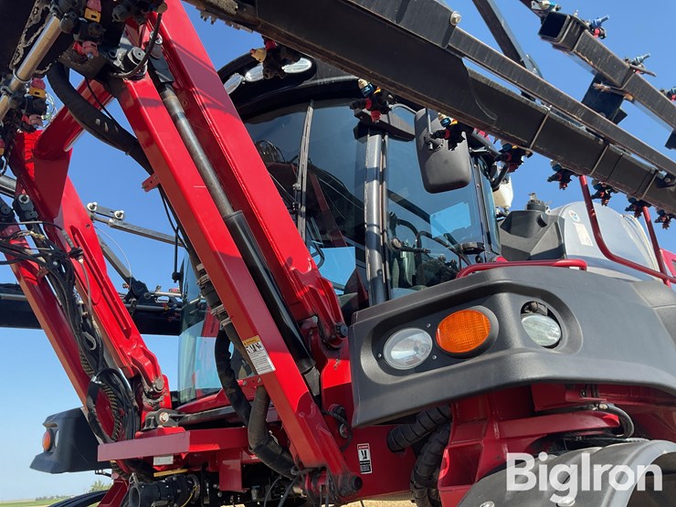 2018-miller-6300-nitro-self-propelled-sprayer-image-10