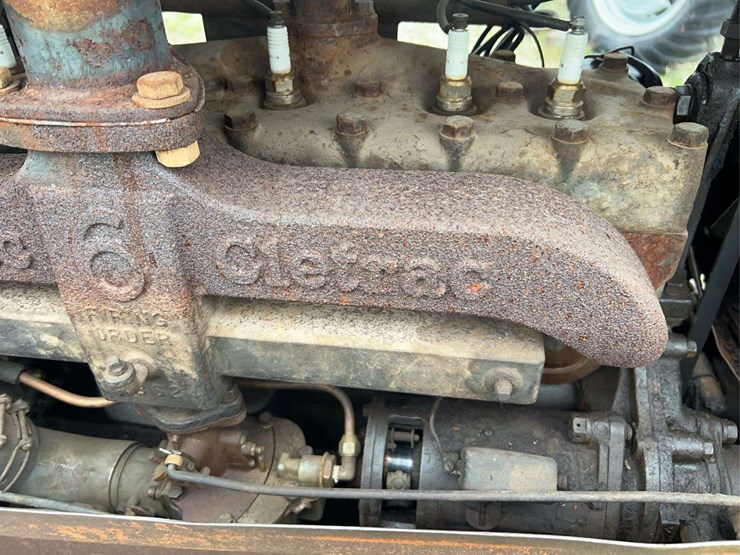 cletrac-25-crawler-image-16
