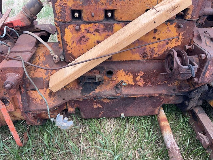allis-chalmers-u-industrial-parts-tractor-image-19