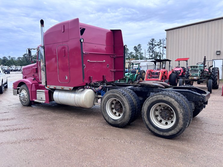 1994-peterbilt-377-image-4