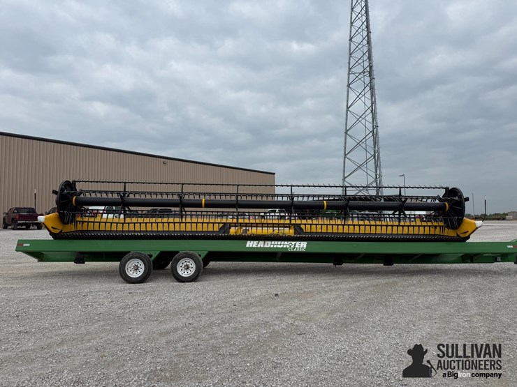 new-holland-880cf-35-image-2