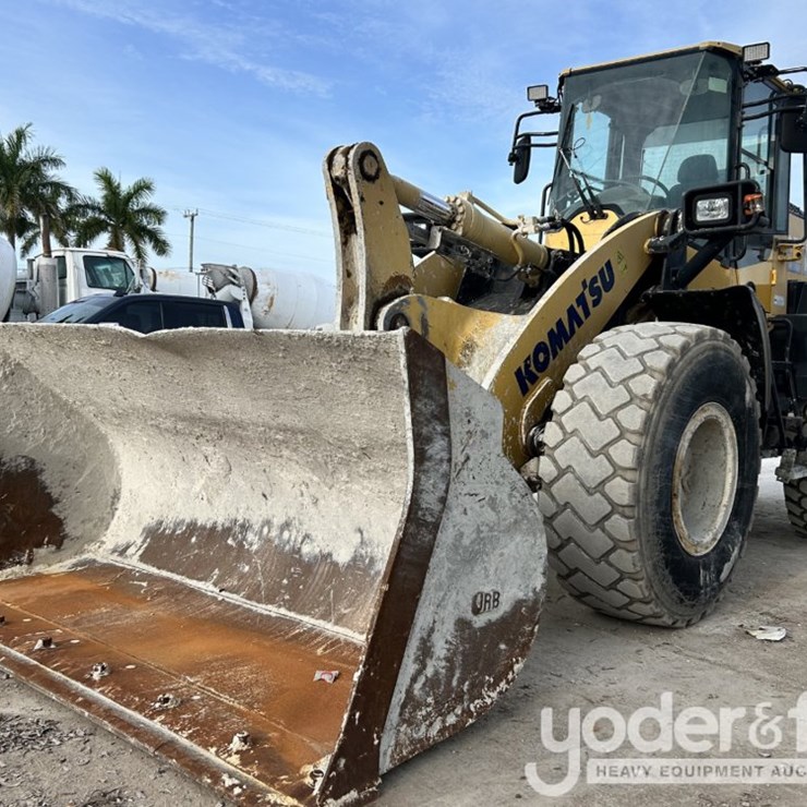 2019 KOMATSU WA320-8