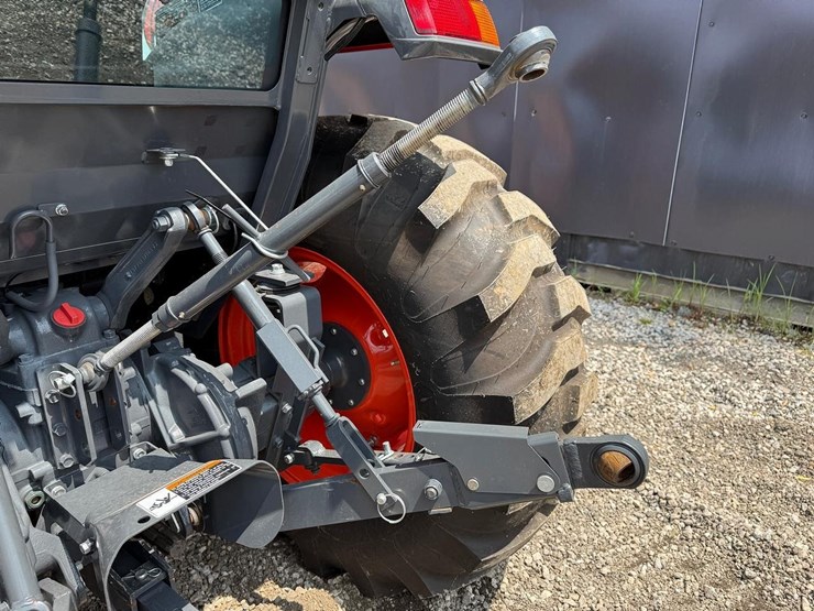 2020-kubota-mx5400-image-17