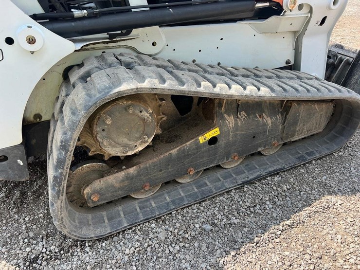 2012-bobcat-t630-image-14
