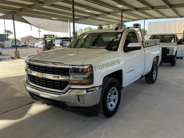 2018-chevrolet-silverado-1500-image-4