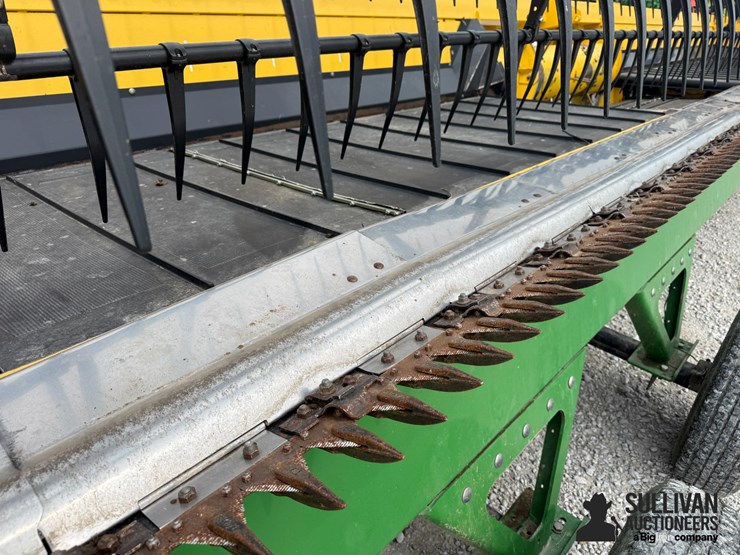 new-holland-880cf-35-image-13