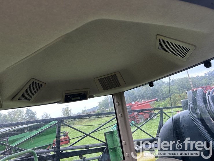 2000-john-deere-4700-image-9
