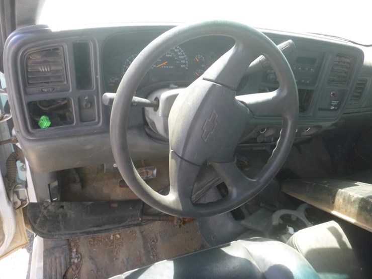 2006-chevrolet-3500-image-10