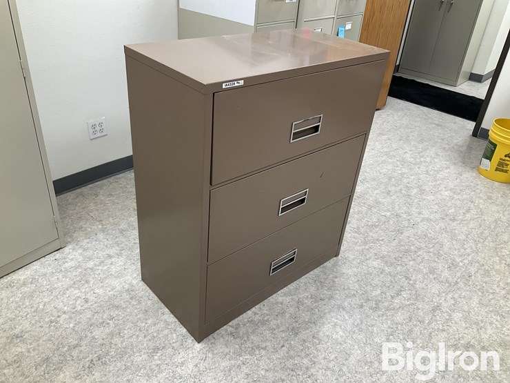 cabinet-w/3-drawers-image-3