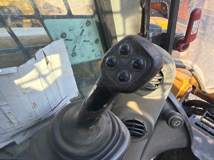 2018-caterpillar-299d2-xhp-image-22