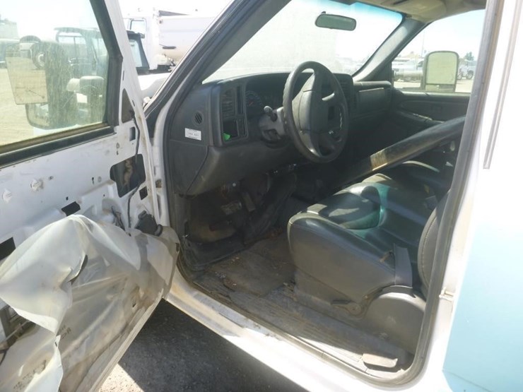 2006-chevrolet-3500-image-8